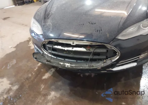 2014 Tesla Model S P85 из США, поврежденный, VIN 5YJSA1H12EFP50372